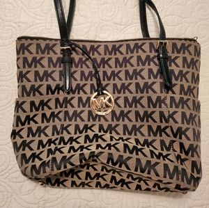 Michael Kors Jet Set East West Signature Tote